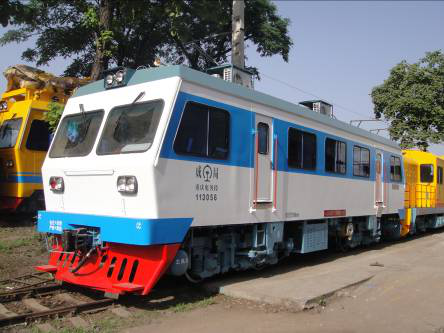 GC-220重型轨道车